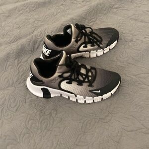 Nike Women's Black and Gray Gradient Training Sneakers